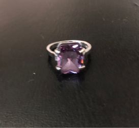 Gold toned amethyst ring