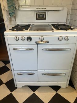 O’Keefe and Merritt Stove