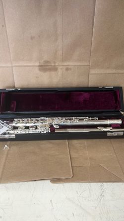 Trevor James silver-plated student flute,