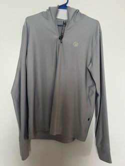VUORI Elevated Kore gray sweetshirt with 3/4 zipper, ajustable hood, vertical zipper side pocket. Men’s. Size M