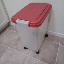 Rolling Pet Food Container Bin