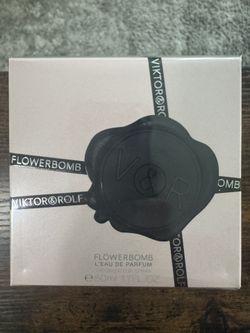 New Authentic FlowerBomb By Viktor&Rolf Parfum !