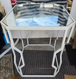 MIRROR TABLE