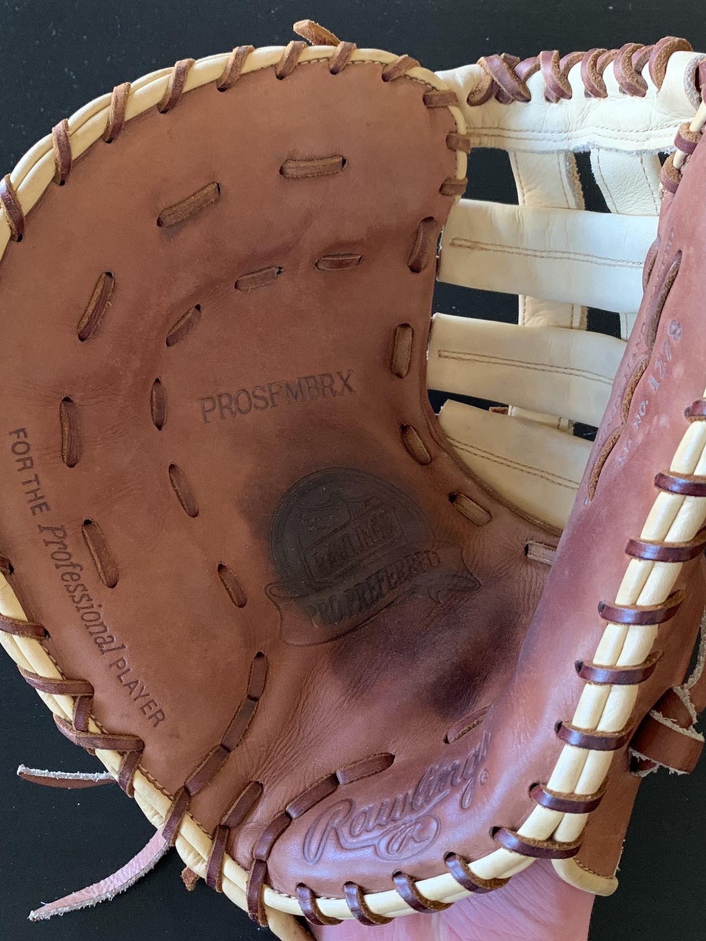 Rawlings Left Handed First Basemen’s Mitt