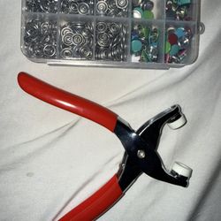 NEW Buttons And Pliers To Assemble To Fabric