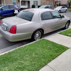 2000 Chrysler Town & Country
