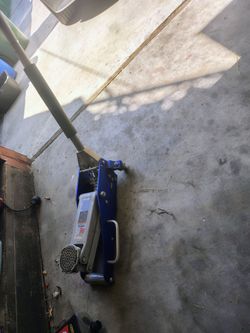 Vehicle jack