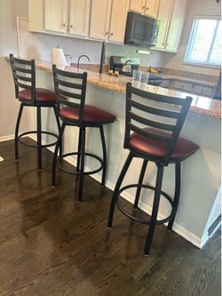 3 bar stools