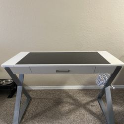Desktop Table With Outlet