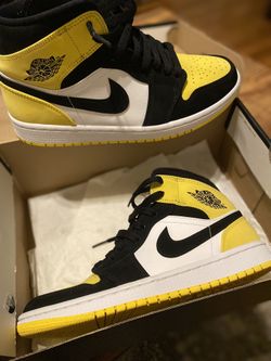 Jordan 1 Mid Black-yellow