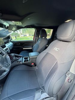 Toyota Tacoma  4th Generation rough country seat covers