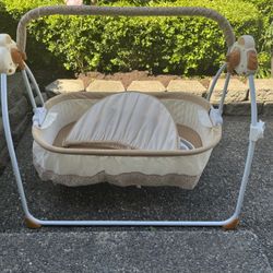 Electric Baby Cradle Crib Infant Swing Bed Rocker