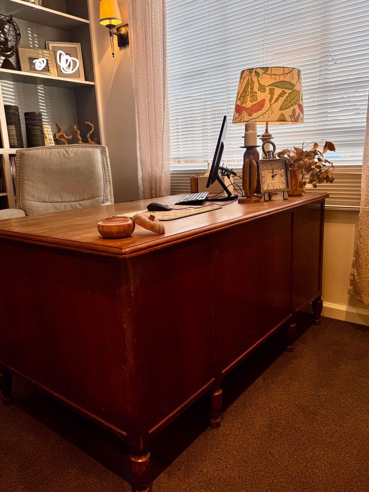 Wooden Desk With 7 Drawers