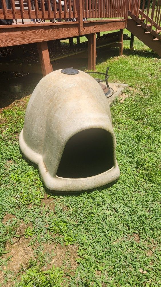 Igloo-Style Dog House