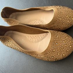 Link Gold Embellished Flats with Pointed Toe
