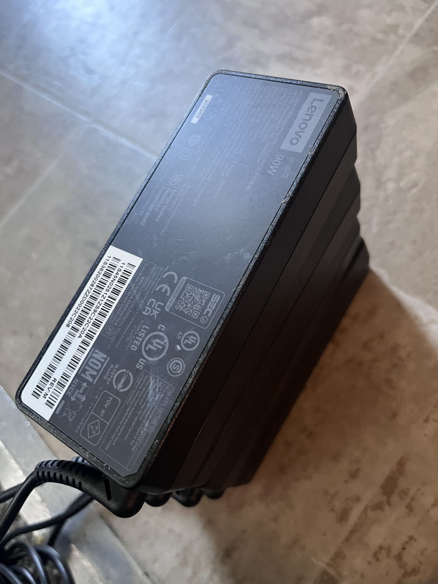 Lenovo (90W) Power Adapter