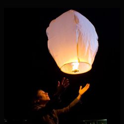 Celebrate Mothers Day Outdoors With These Skylanterns 100% Biodegradable
