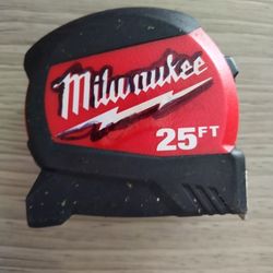 Milwaukee 25ft Measure Tape