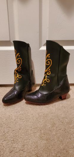Princess Anna's Boots (Frozen 1) This item is still available.