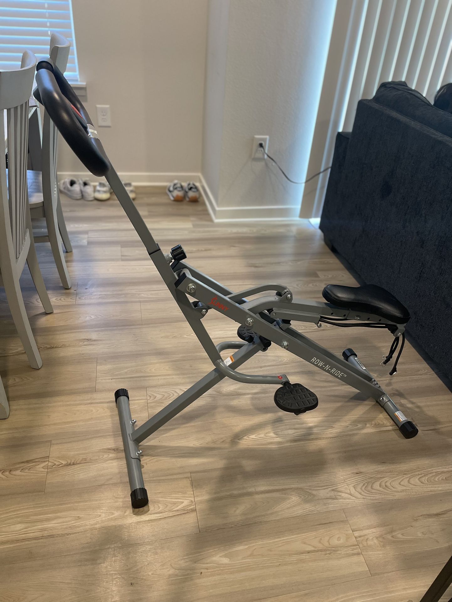 Row N Ride Glute,legs,full Body Trainer , Heavy Duty, In Perfect Condition, Used Few Times. Asking $38.00 OBO Hablo Español