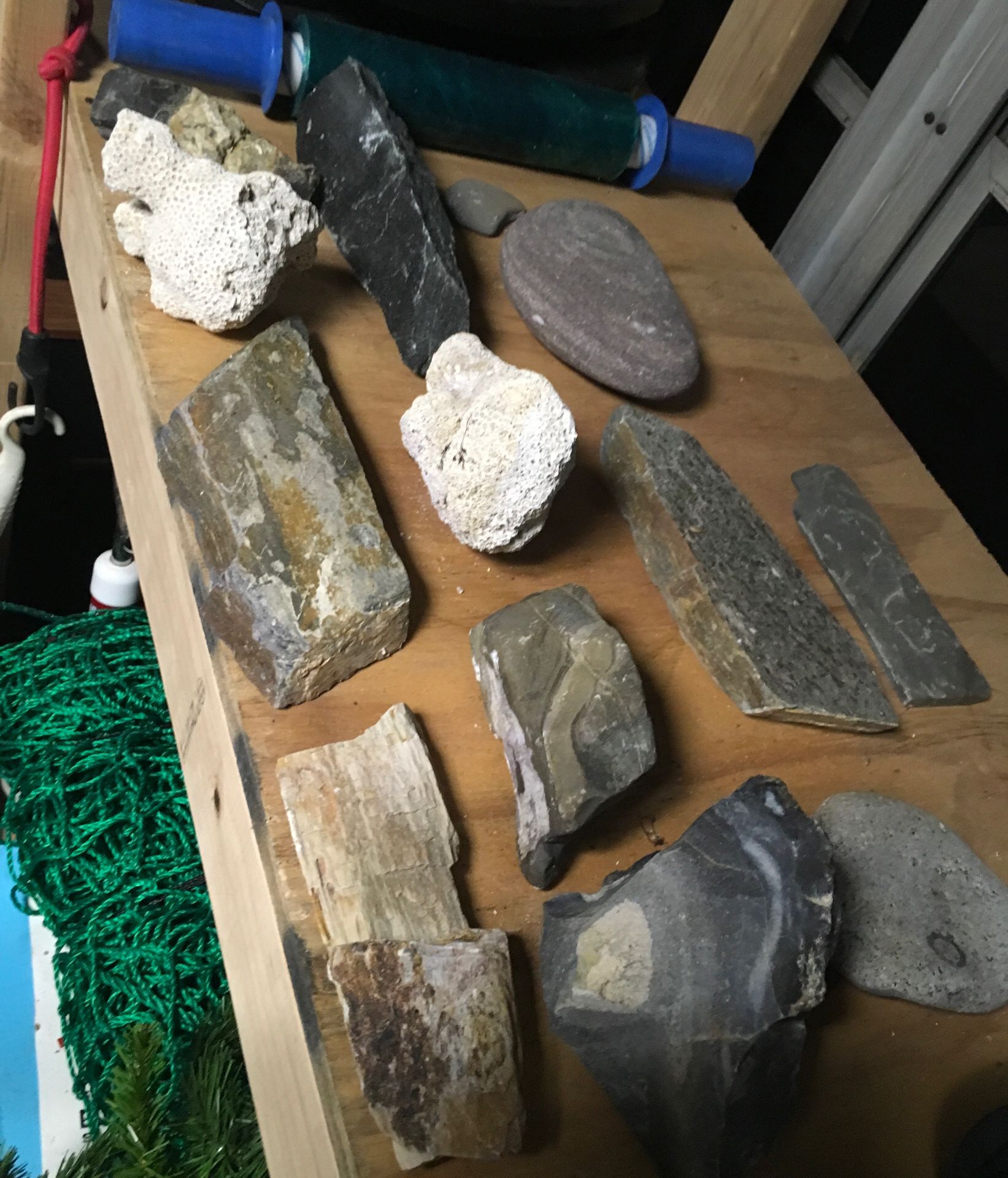 Rocks for aquarium or reptiles