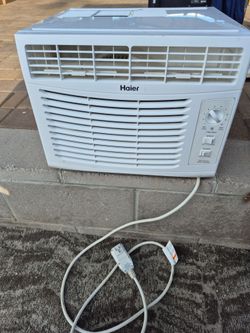 HAIER WINDOW A/C UNIT,  5000 - BTU , IN GOOD CONDITION - WORKS PERFECTLY