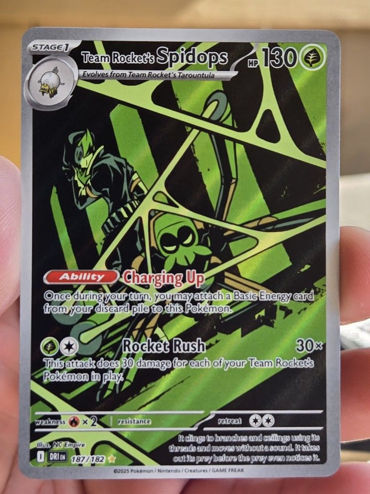 Team Rocket  Spidops Pokémon Card 