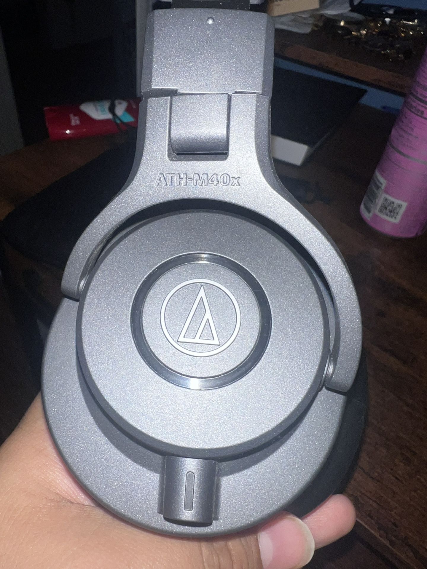 Audio-Technica ATH-M40x Closed-Back Professional Studio Monitor Headphones Matte Grey