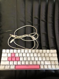 CQ 63 keyboard with all colors the keyBines  be are removed and u can put any custom keyBines on it