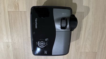 Projector 4000 lumens