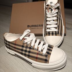 Burberry Sneakers