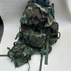 Vtg US Military Combat Field Rucksack Backpack With Frame 