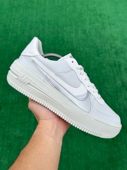 NIKE AIR FORCE 1 PLATFORM “WHITE / METALLIC SILVER” (Size 11, Women’s / Size 9.5, Men’s)