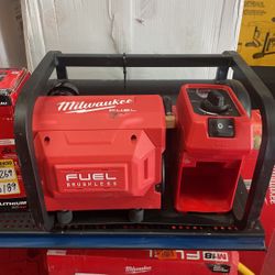 Milwaukee M18 Fuel Compressor