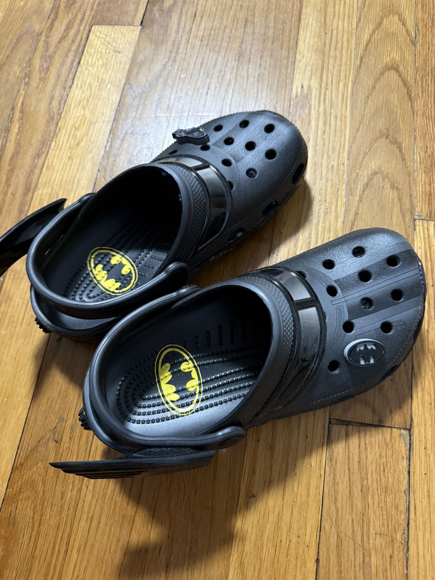 Batman Crocs M5
