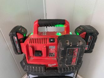 Milwaukee Charger Tool