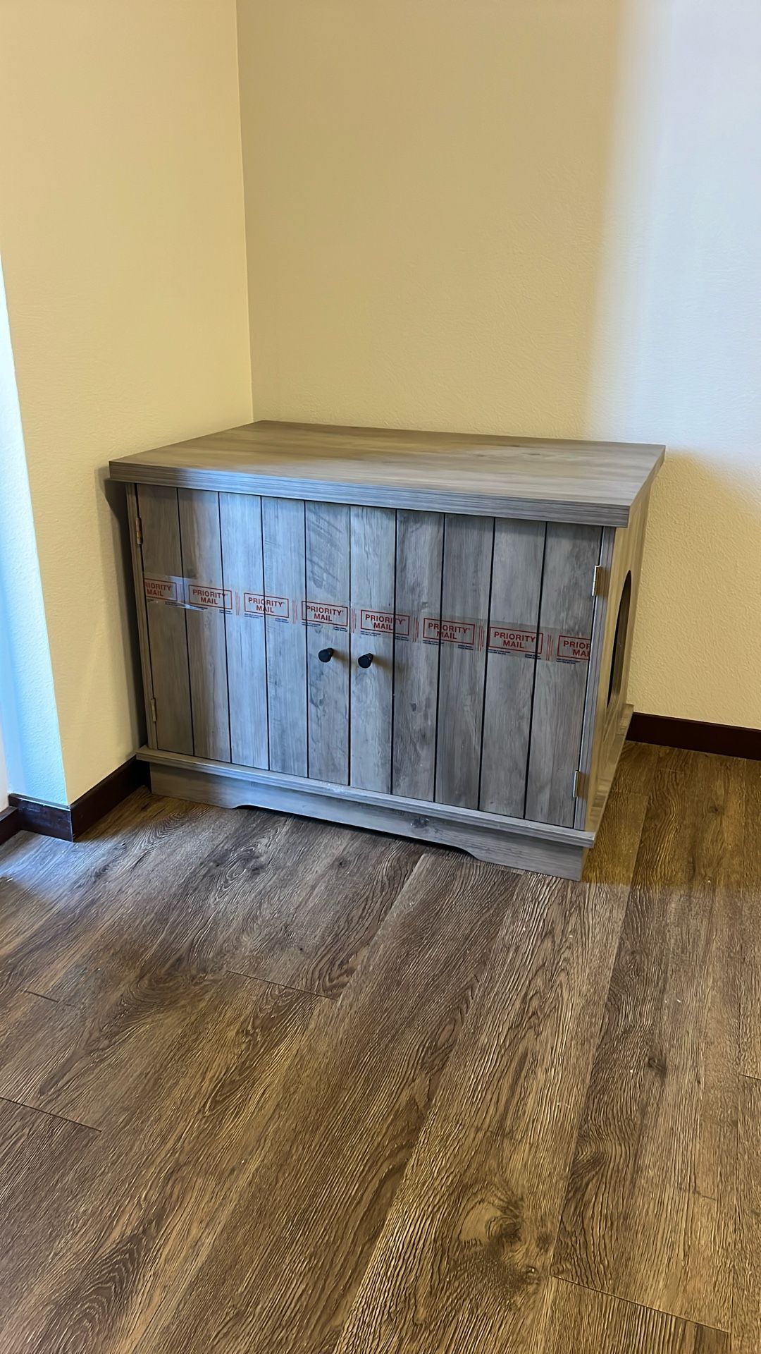 Enclosed Litter Box 