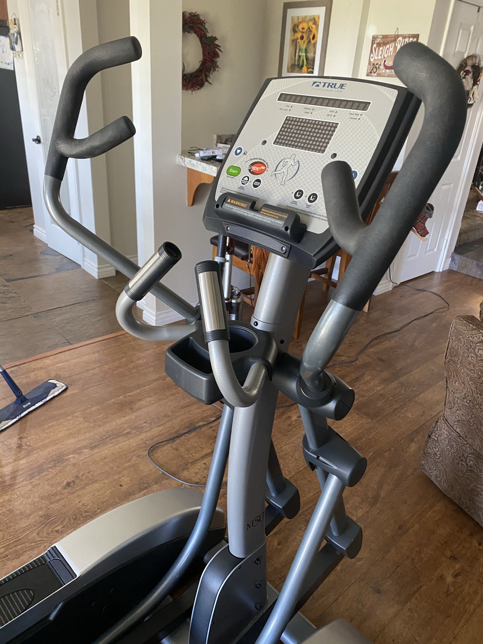 Elliptical By True Fitness
