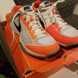 Nike shoes. Men 9.5
