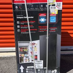 NEW! Mini Refrigerator 