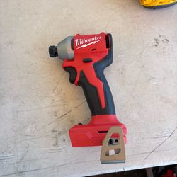 Milwaukee impact driver compact version