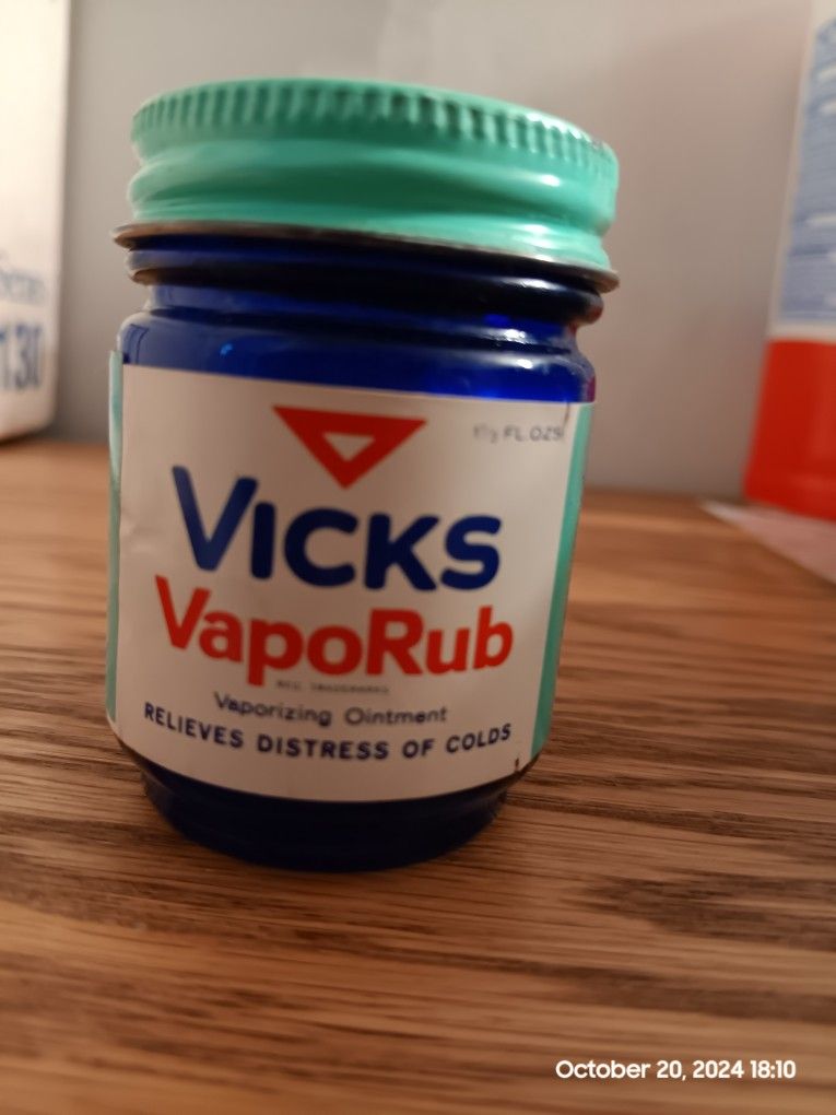 Vintage Vicks VapoRub Cobalt Blue Glass Medicine Jar Red Metal Lid 50’s EUC