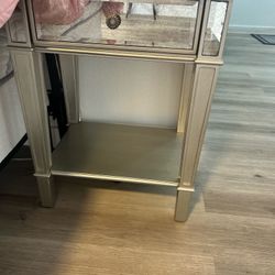 Set of 2 Mirrored Nightstands – Great Condition!
