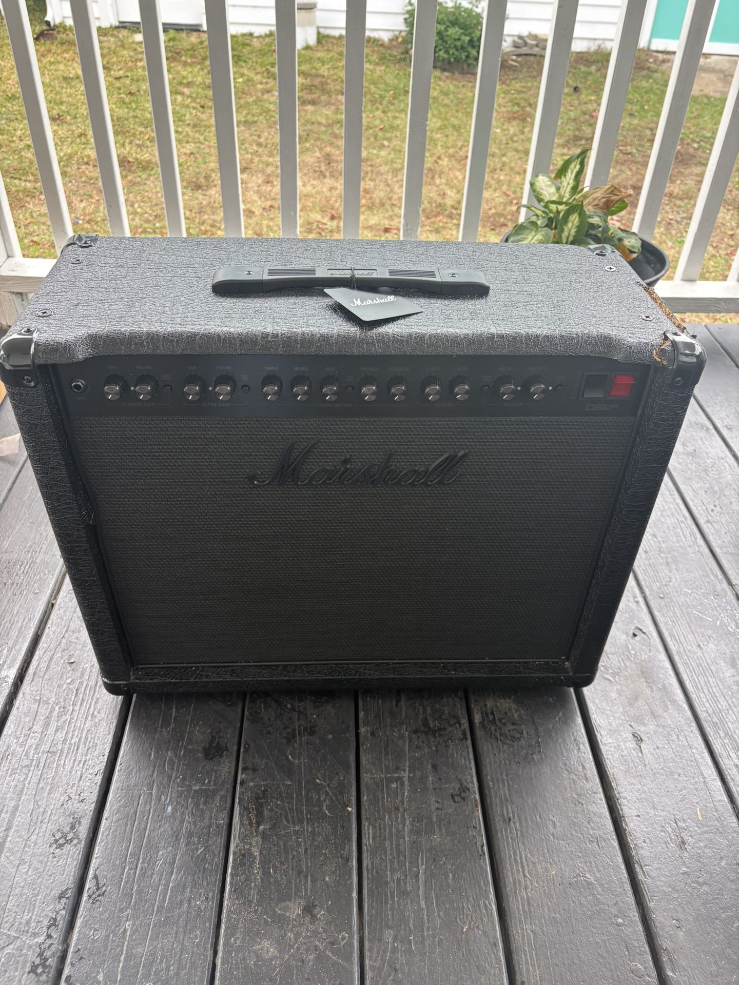 Marshall Electric Guitar Amplifier 