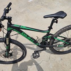 Giant Stance Mountain Bike
