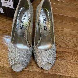 sparkly open toed metallic shoes 