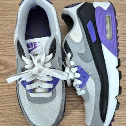 Nike Air Max  90 Hyper Grape Woman American  Size 6  CD 0490-103