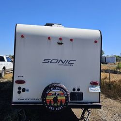 2018 Venture Sonic 220VBH