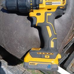Dewalt 20v Max Brushless Hammer Drill with Power stack battery 