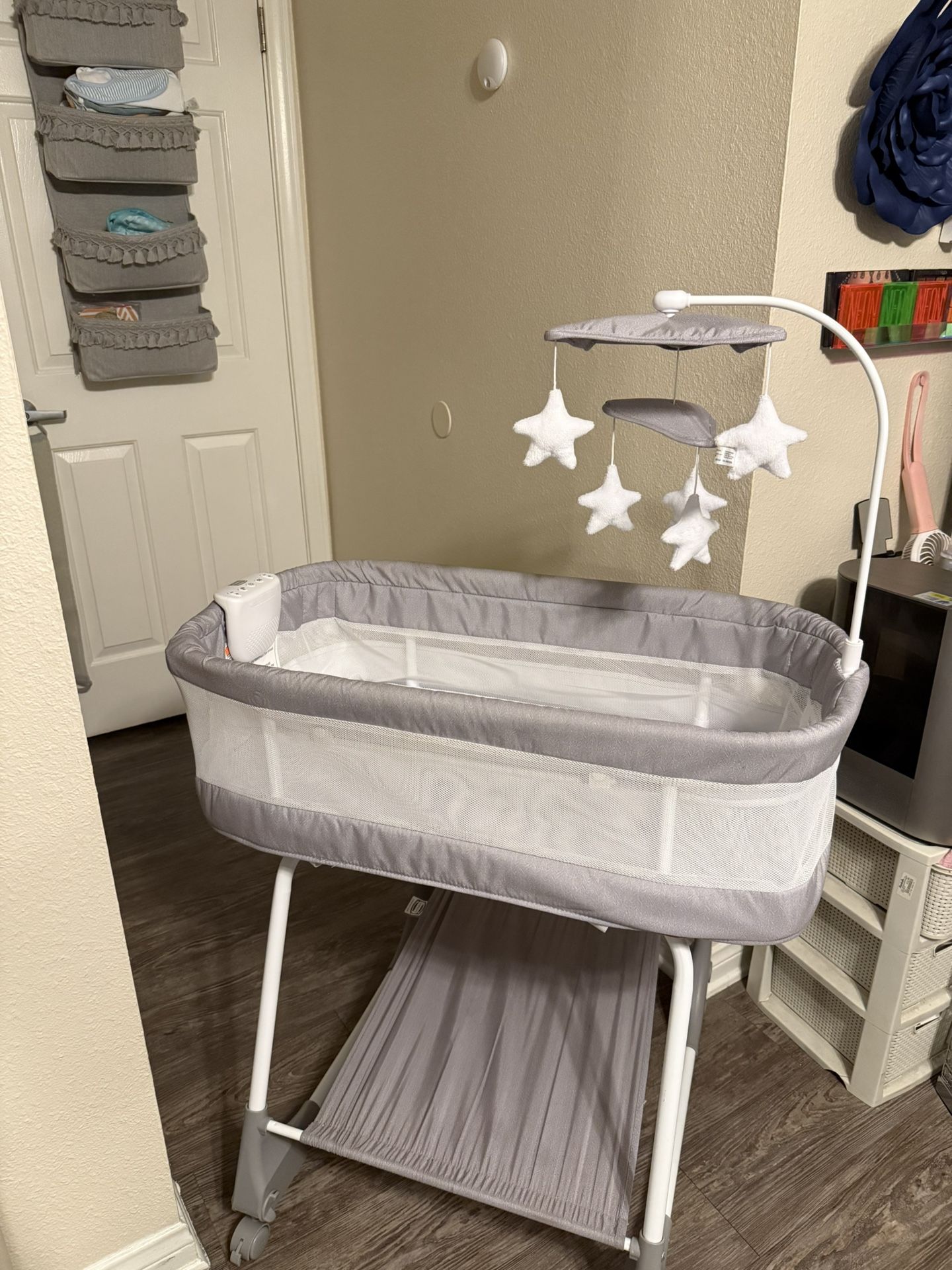 Simmons Shooting Star Bassinet